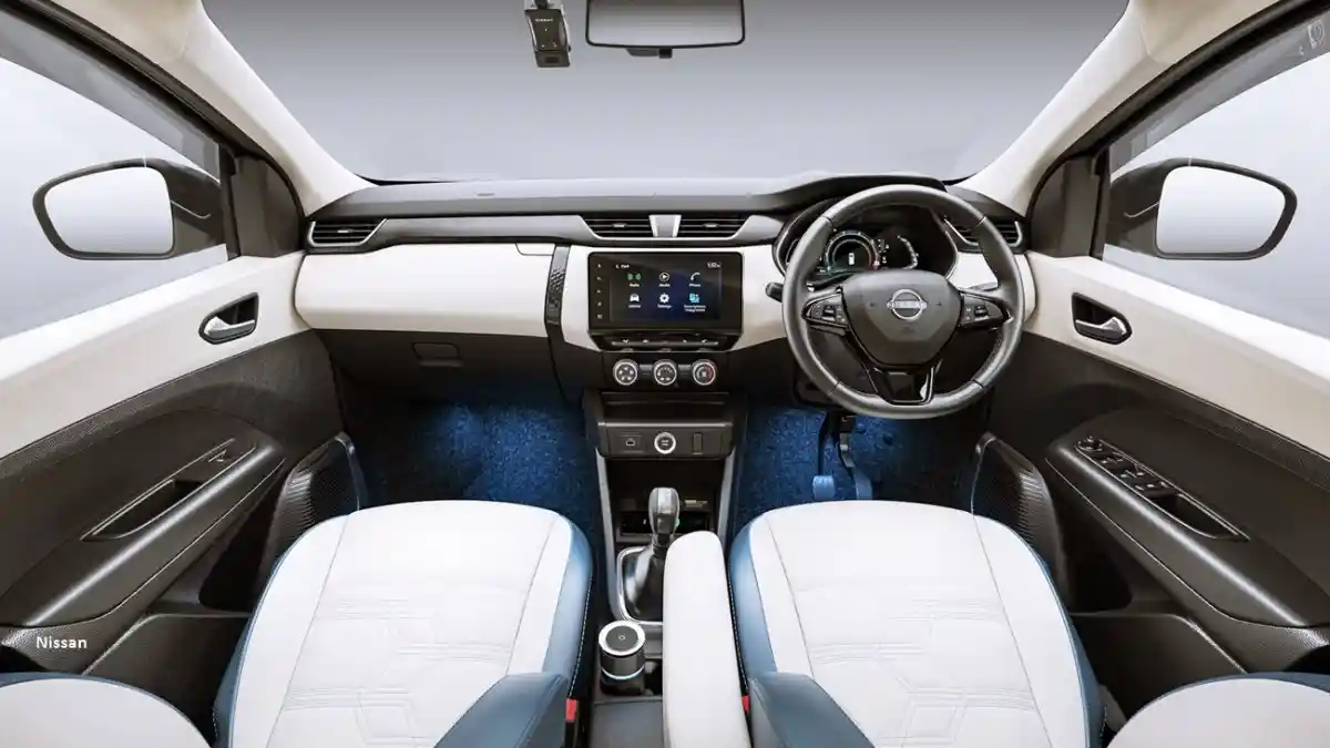 Foto - Nissan Gravite, Bisa Jadi Pesaing Calya Dan Sigra