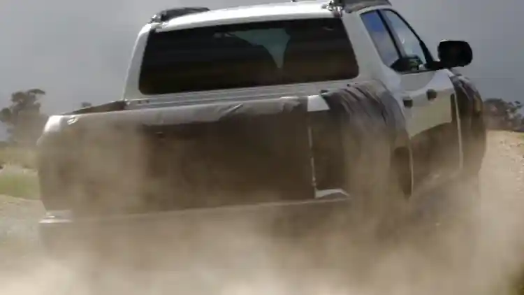 Foto - SPY SHOT: Nissan Navara Generasi Terbaru, Rebadge Dari Mitsubishi Triton