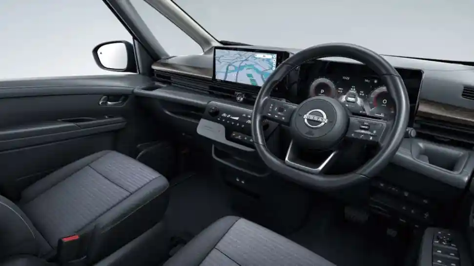 Foto - Nissan Serena C28 Dapatkan Facelift dan Upgrade, Wajahnya Jadi Lebih Unik