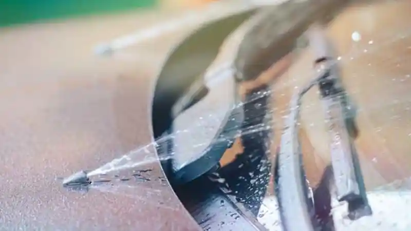 Foto - Nozzel Wiper Anda Tersumbat? Lakukan Hal Mudah Ini