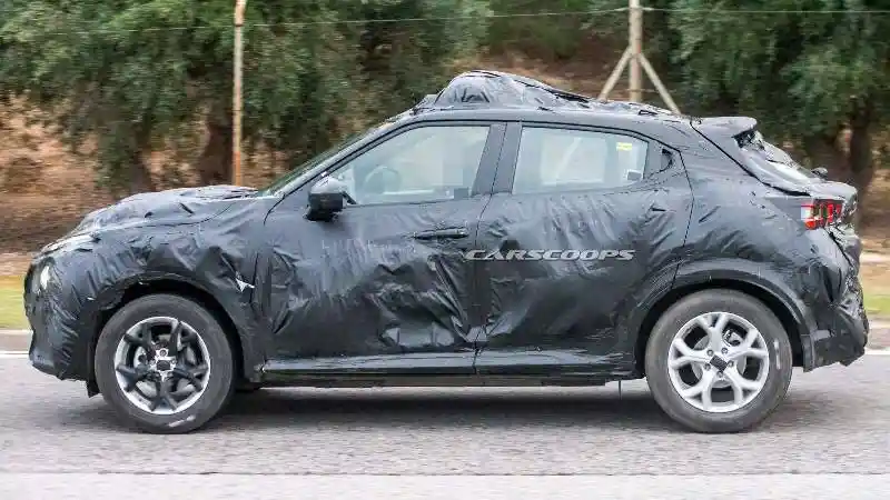Foto - Nissan Juke Generasi Terbaru Tertangkap Tengah Tes Jalan