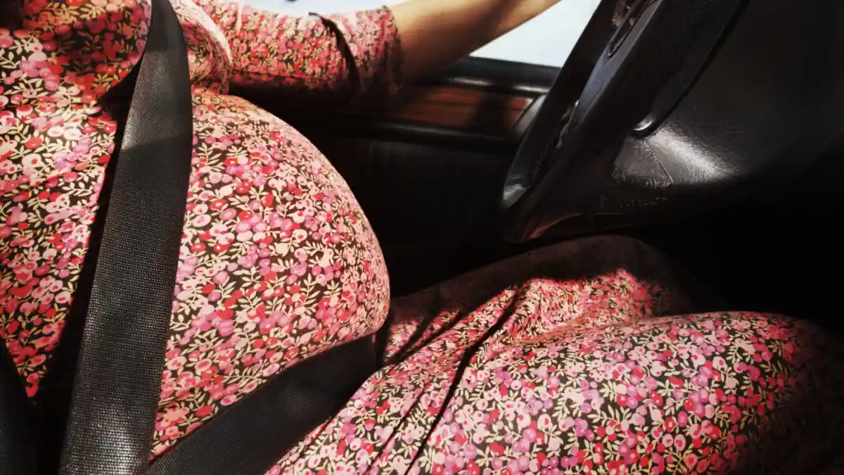 Foto - Wanita Hamil Mengemudi Mobil? Boleh Saja, Asal...