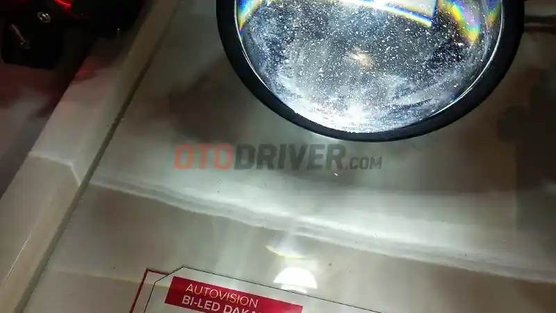 Foto - Apakah Itu Lampu BiLED?