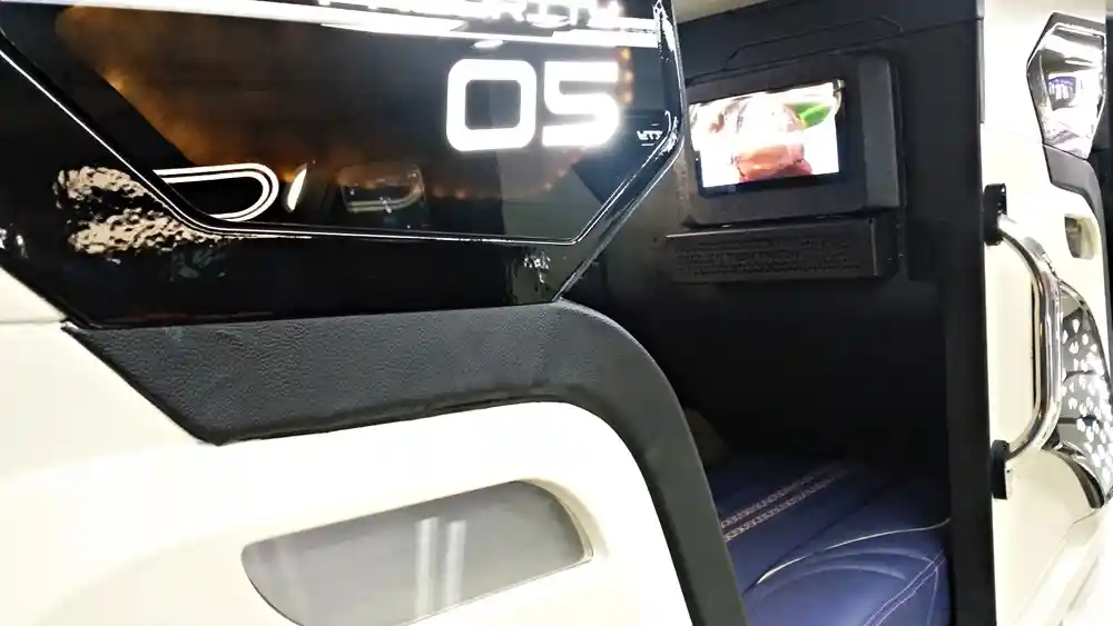 Foto - Avante 2023: Kolaborasi Karoseri Tentrem dan Operator Bus