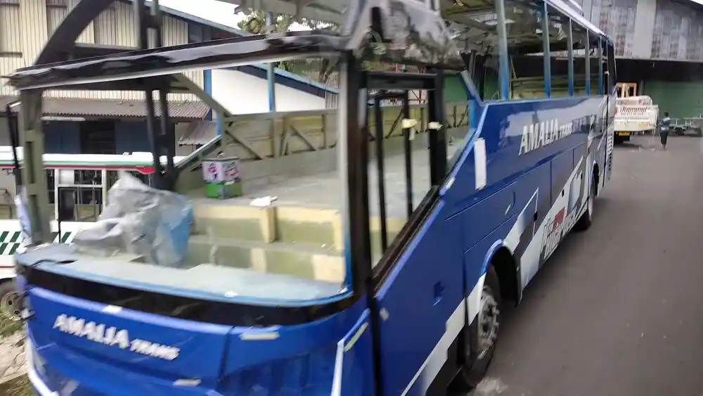 Foto - Kaca Double Glass Rentan Pecah Sendiri?