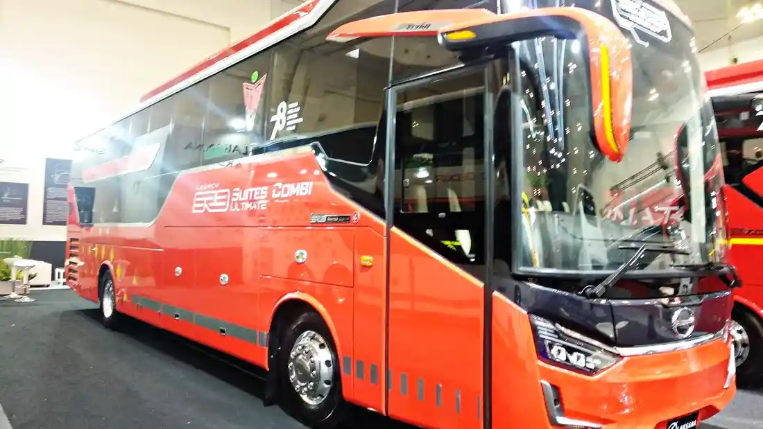 Foto - Cara Gampang Mengenali Bus-bus Baru Laksana
