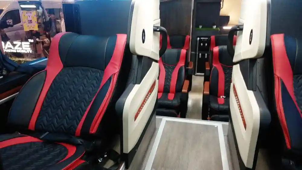 Foto - Laksana Legacy SR3 Double Decker Diboyong Harapan Jaya Untuk Rute Jakarta-Surabaya
