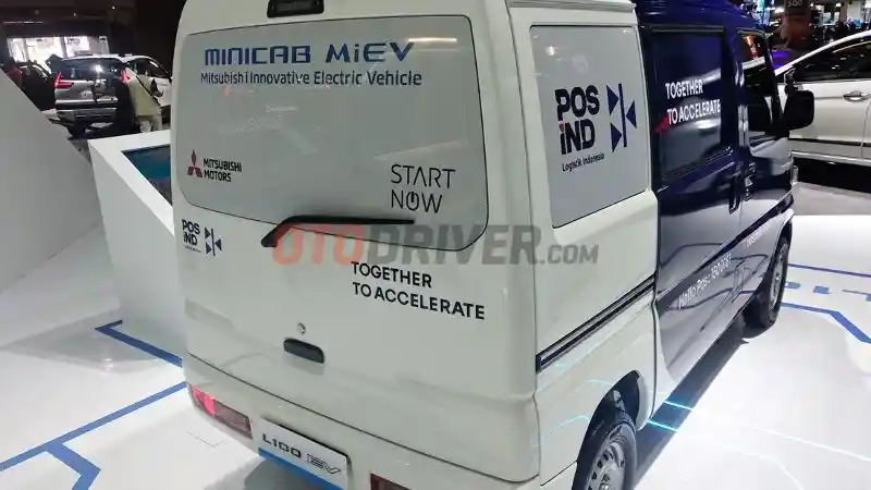 Foto - Mitsubishi L100 Rilis Perdana Dengan Harga Rp300 Jutaan 