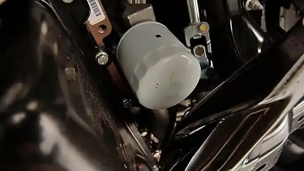 Foto - Filter Oli Harus Diganti Berkala, Kenapa?