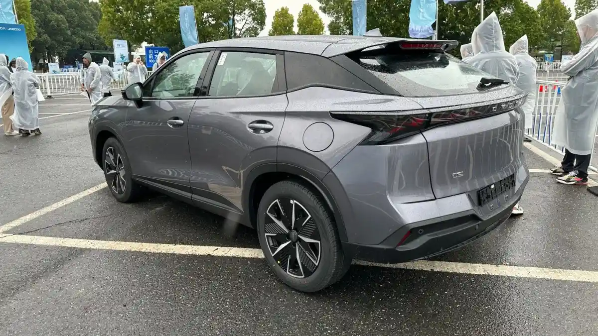 Foto - Chery C5 Punya Versi Baru Di Cina, Ini Detailnya