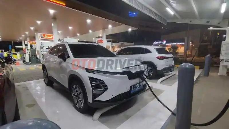 Berita - Mayoritas Pedagang Mobil Bekas Belum Berani Sentuh Mobil Listrik