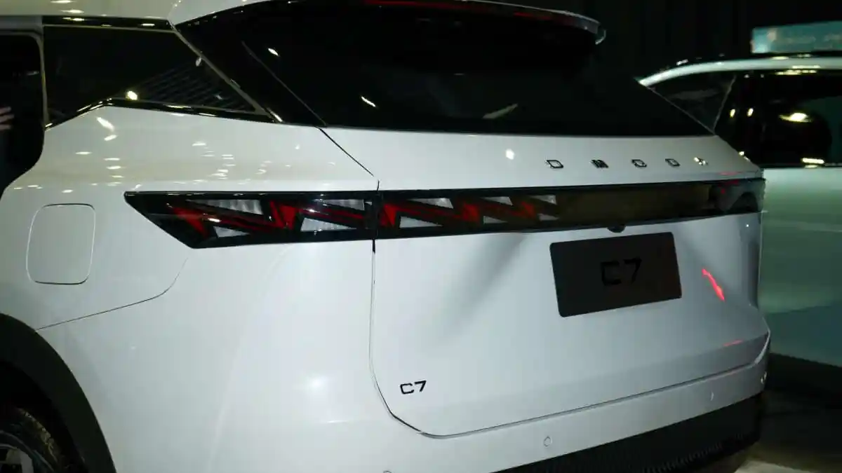 Foto - Omoda C7 Debut Di Malaysia, Kembaran Chery Tiggo 8 CSH cs