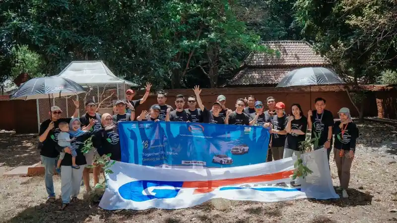 Foto - TYCI Rayakan Ultah Ke-18 Dengan Mencoba Line Up Hybrid Toyota ke Cirebon