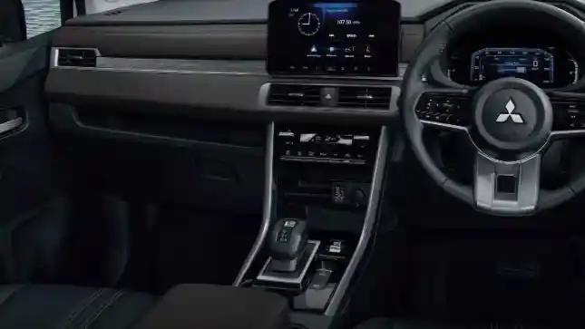 Foto - Mengenal Lebih Jauh Mitsubishi Xpander dan Xpander Cross Hybrid 