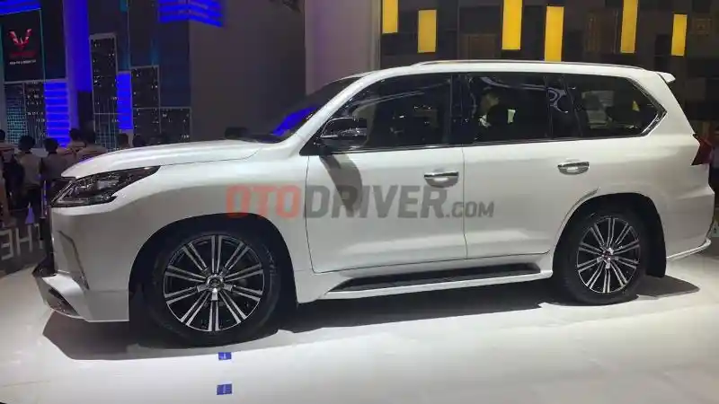 Foto - GIIAS 2019: Lexus LX570 Resmi Meluncur, Harga Sentuh RP 3,3 Milyar