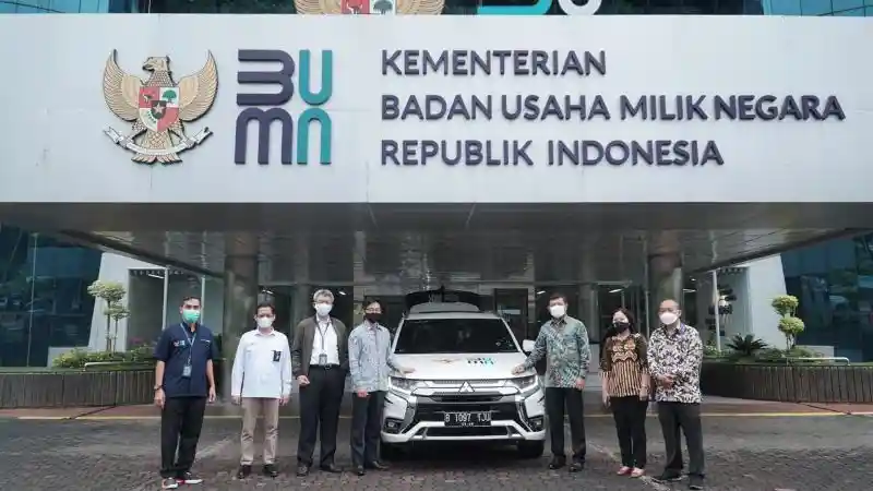Foto - Mitsubishi Donasikan 3 Outlander PHEV Untuk Misi Sosial Ini