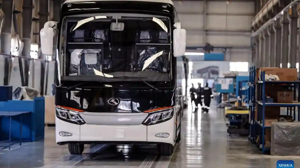 Foto - Melihat Pabrik Bus King Long Di Mesir