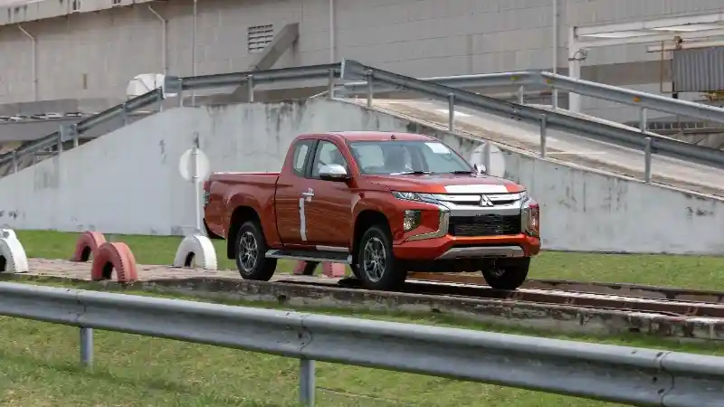 Foto - Melihat Pabrik Mitsubishi Thailand yang Diklaim Penuh Keunggulan
