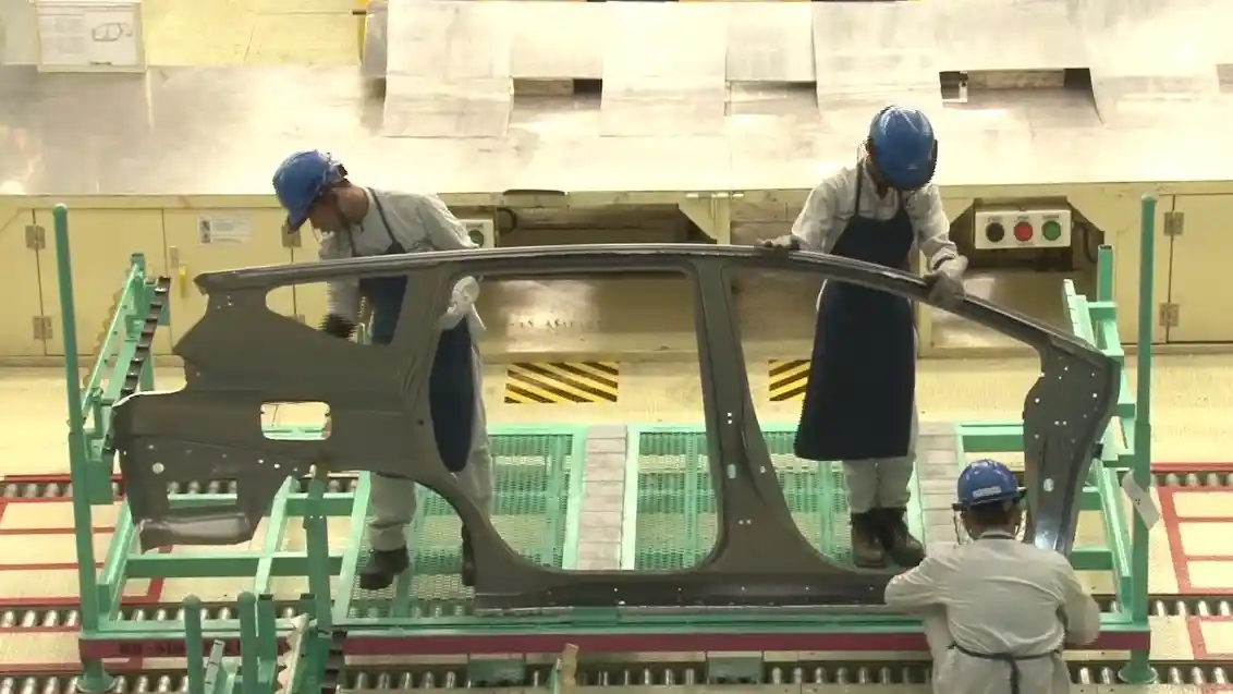 Foto - Cara Cina Pulihkan Industri Otomotif Pasca Wabah Covid-19