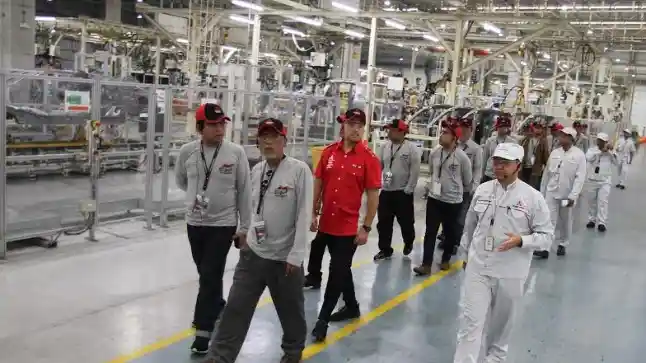 Foto - Melihat Langsung Proses Produksi Mitsubishi Xpander (12 Foto)