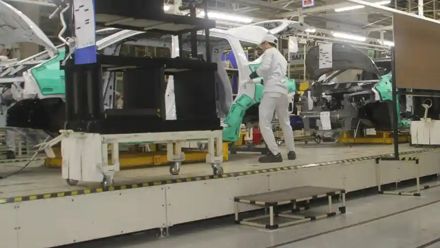 Foto - Melihat Langsung Proses Produksi Mitsubishi Xpander (12 Foto)