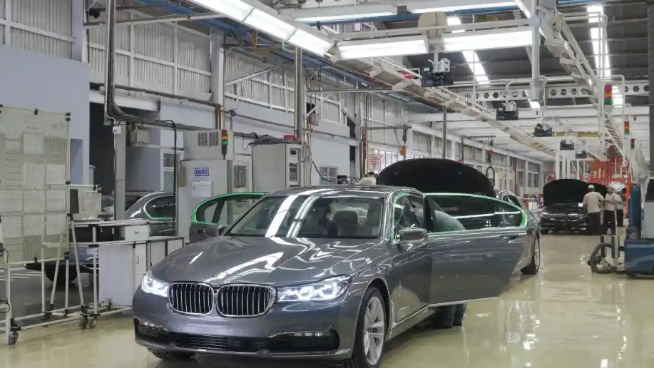 Foto - Beginilah Proses Perakitan BMW Seri-7 di Sunter (7 FOTO)