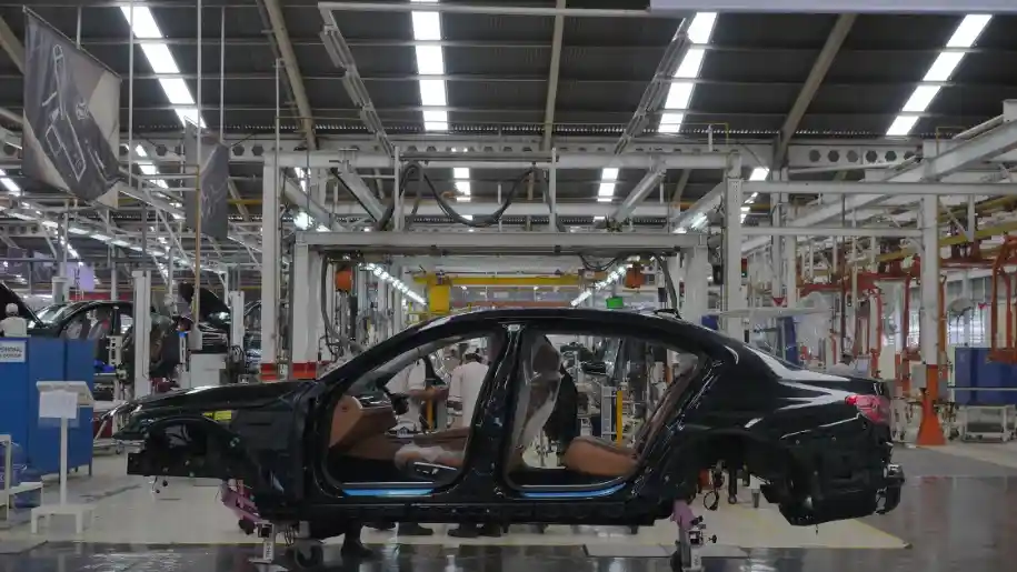 Foto - Beginilah Proses Perakitan BMW Seri-7 di Sunter (7 FOTO)