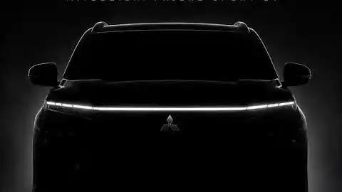 Foto - Mitsubishi Pajero Debut Dunia, Punya Kemampuan Off-Road Lebih Tangguh