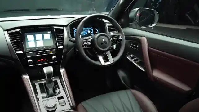 Foto - Kejayaan Pajero Sport Di Indonesia, Sudah Terjual Sebanyak 200 Ribu Unit Selama 15 Tahun