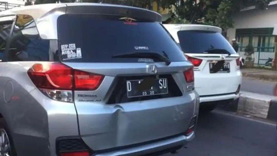 Berita - Viral Pantat Mobilio Penyok, Ini Biaya Perbaikannya di Bengkel Resmi