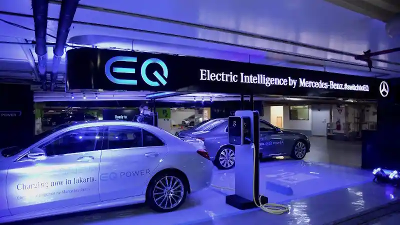 Foto - Google Maps Beri Update Fitur Baru Untuk Cari Tempat Pengisian Baterai Mobil Listrik