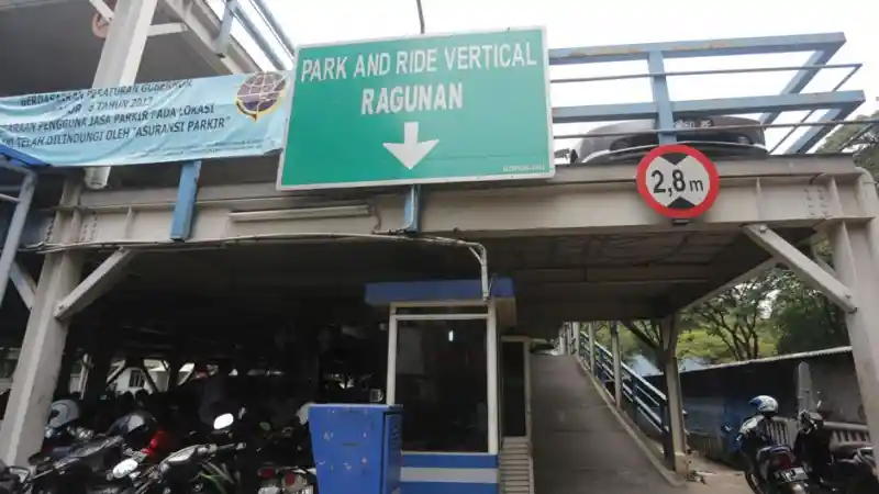 Berita - Fasilitas Parkir ini Bisa Siasati Ganjil Genap di Tol, Tarifnya RP 5 Ribu Saja