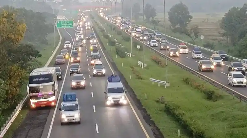 Foto - Waspada, 100 Jutaan Orang Melakukan Perjalanan Di Musim Libur Nataru 2024-2025