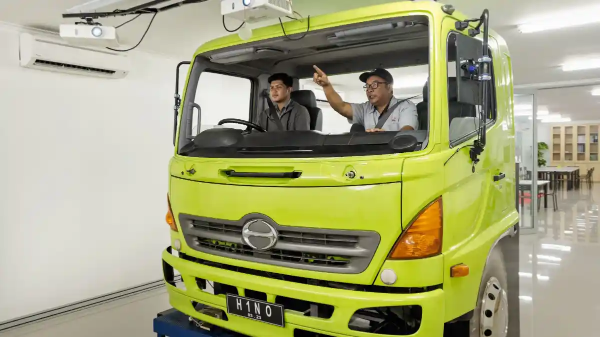 Foto - Hino Indonesia Academy Rangkul Pekerja Terdampak PHK