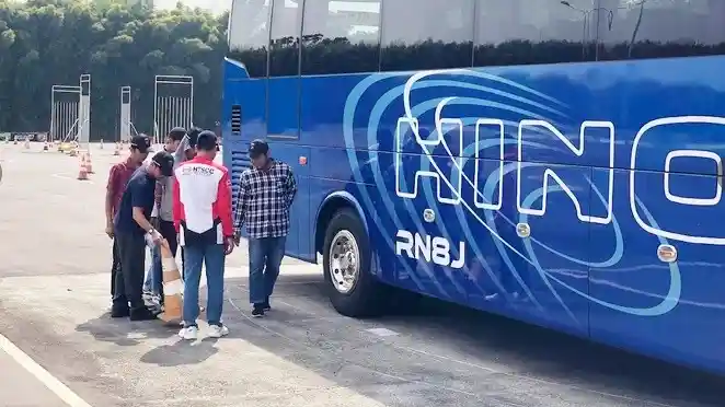 Foto - Ini Biaya Pelatihan Mengemudi Bus Oleh Hino Indonesia