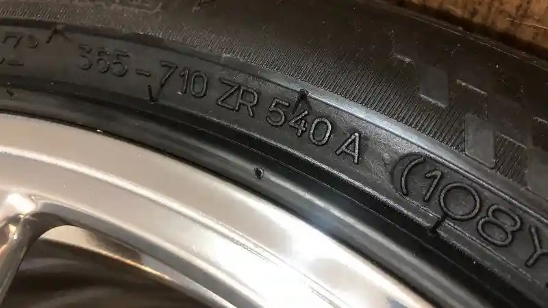 Foto - Harga Pelek Bekas Bugatti Veyron Sentuh RP 1 Miliar Lebih!