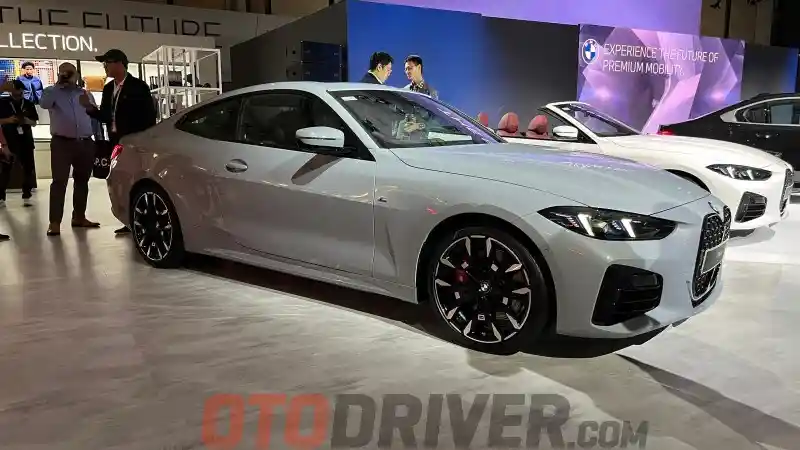 Foto - BMW Luncurkan 4 Model Baru Sekaligus
