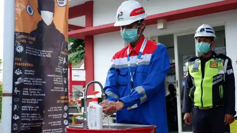 Foto - Pertamina Lubricants Sebar Wastafel Portabel 