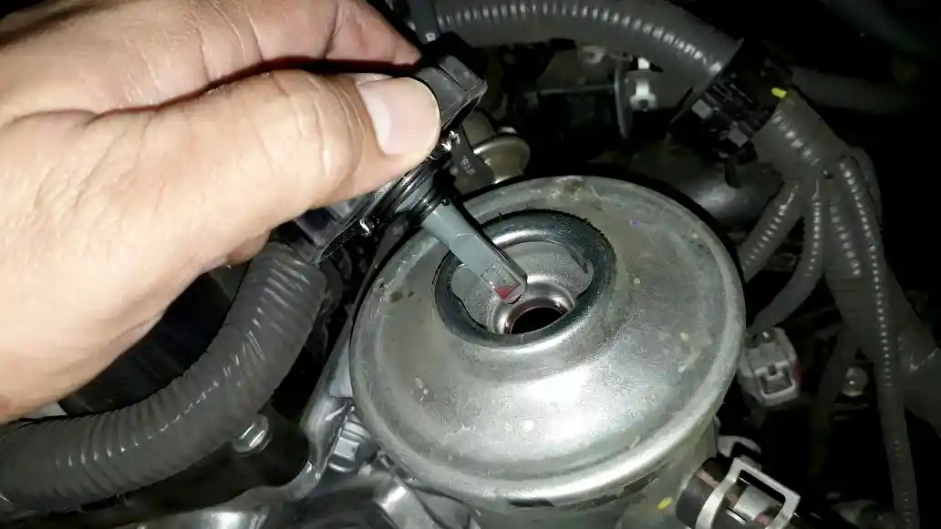 Foto - Hanya 5 Menit, Cek Seluruh Cairan yang Ada Di Ruang Mesin Sebelum Berangkat Mudik