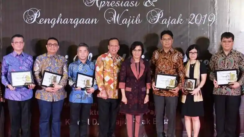 Foto - Daihatsu Indonesia Dapat Penghargaan Sebagai Pembayar Pajak Terbesar