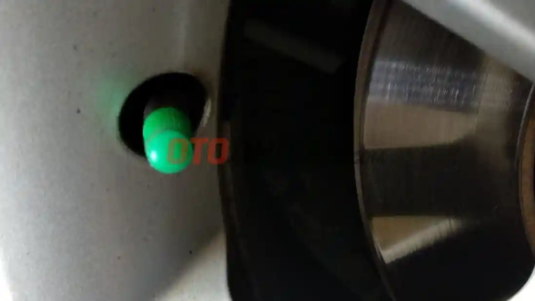 Foto - Perhatikan Selalu Tekanan Ban Agar Perjalanan Selamat