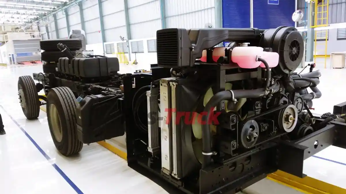 Foto - Melihat Langsung Pabrik Baru Bus-Truk Mercedes-Benz, Siap Memenuhi Target Asia Pasifik