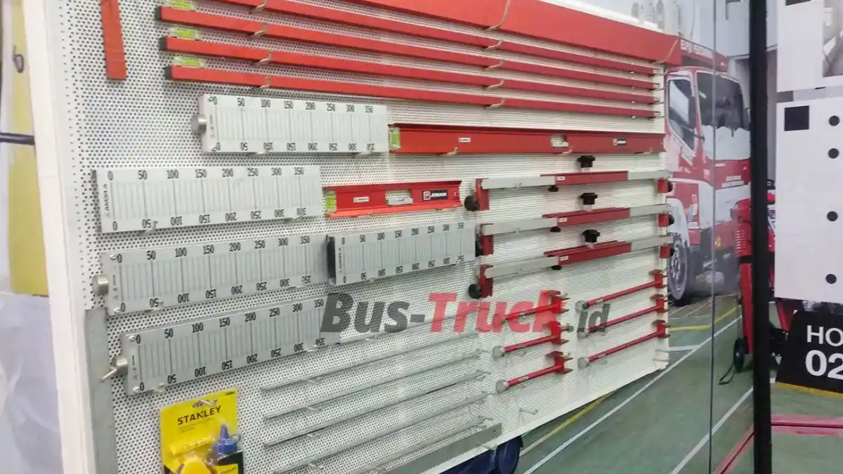 Foto - Mitsubishi Fuso Gelar Promo Spesial Untuk Servis