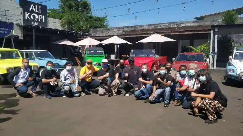 Foto - PeReCi, Ajang Guyup Penggemar Mobil Perancis Agar Tetap Eksis