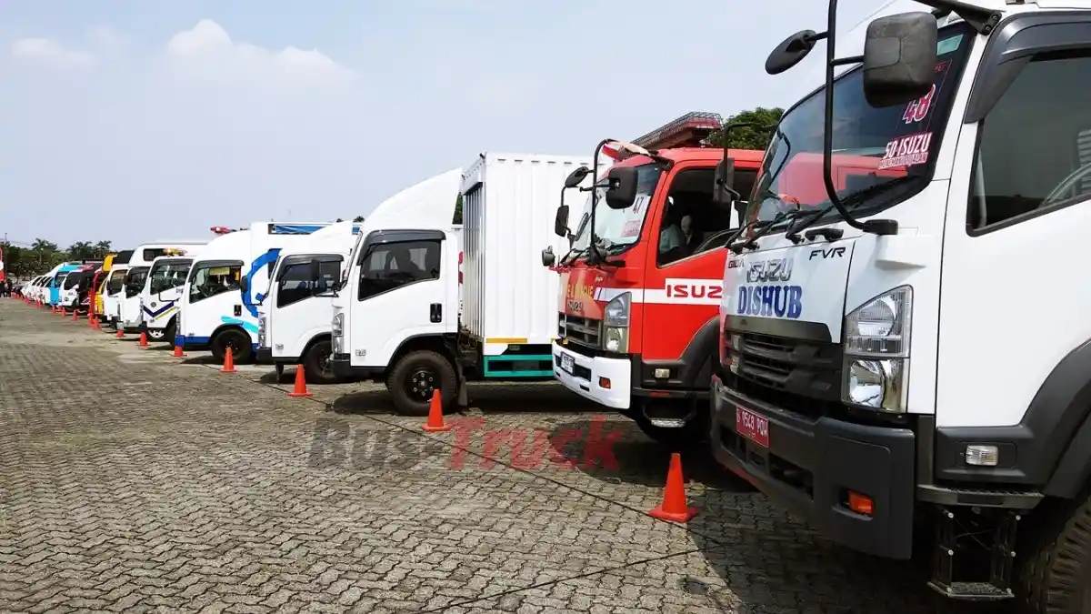 Foto - Isuzu Terus Menambah Kenyamanan Pengguna mu-X Dan D-Max