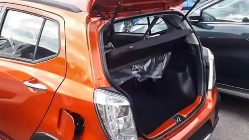 Foto - Agya Crossover Akan Muncul di Malaysia!