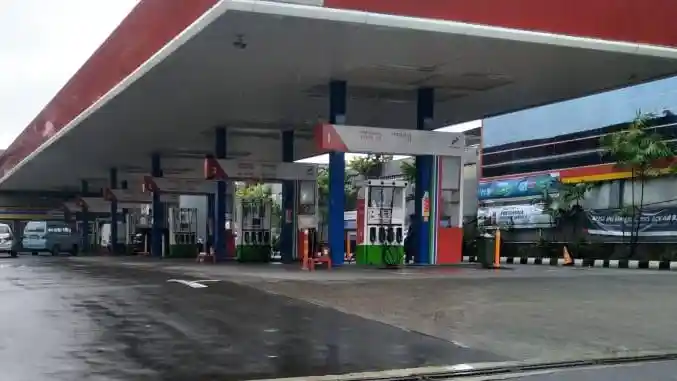 Berita - Sejumlah 15 SPBU Terpaksa Tutup Terimbas Banjir Jabodetabek