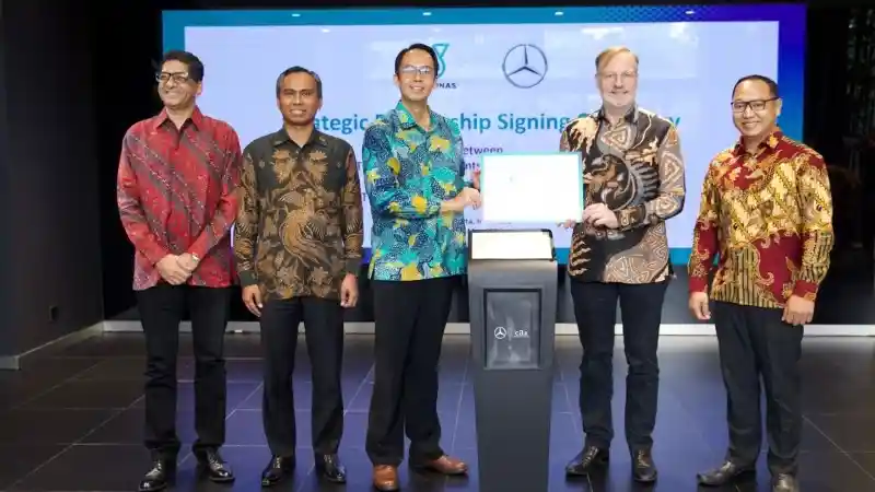 Berita - Mercedes-Benz National Service Weeks Tahun Ini Berkolaborasi Dengan Petronas, Ini Keuntungannya
