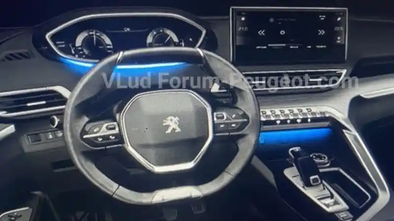 Foto - Peugeot 3008 Facelift Dipastikan Meluncur 1 September, Intip Bocoran Spesifikasinya