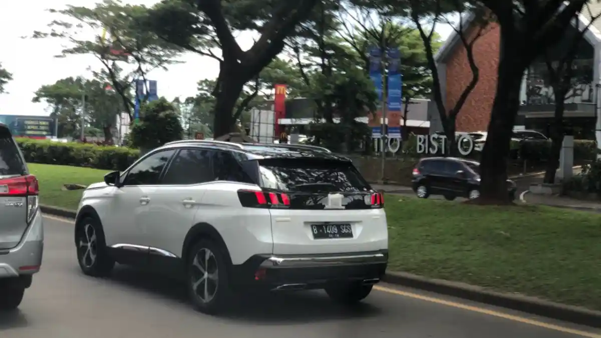 Foto - Detik-Detik Peluncuran SUV Peugeot Penantang CR-V dan CX-5